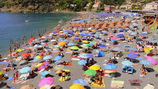 I turisti scappano dall'Italia: vacanze cancellato per colpa del caldo di Caronte
