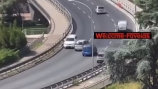 Suv contromano, panico sulla Colombo: poi l'inversione a U