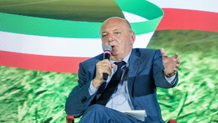 “Dobbiamo invertire la situazione”, i disastri climatici fanno paura al governo