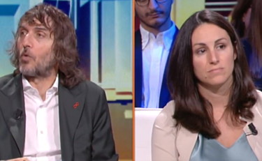 Una scusa per non lavorare: così Cruciani travolge la verde Evi