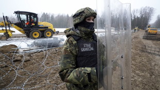 Polonia e Bielorussia sempre più vicine alla guerra: scontro sui migranti