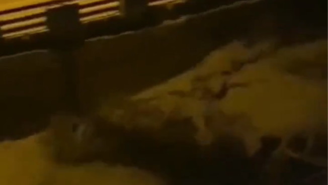 Frana a monte, tsunami di fango a valle: la violenza del fiume travolge tutto