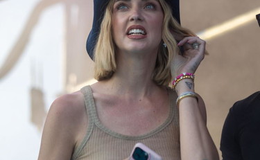 Ferragni nella bufera per le foto in bikini: il motivo