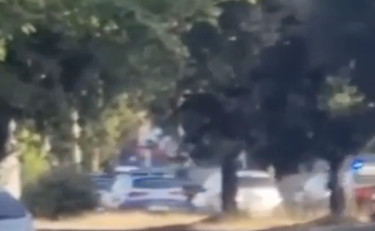 Maxi-inseguimento da film, paura e delirio a Roma: caccia all'uomo e auto speronate