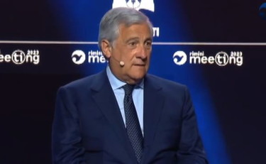 Tajani: togliere crocifisso da scuola è rinuncia propria identità