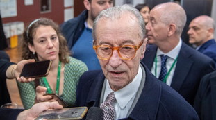 Non ho simpatia per gli americani. Feltri a valanga. Cosa dice su Trump e Biden