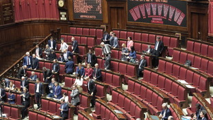 Fine delle ferie per la politica. Il Parlamento riapre con due temi caldi