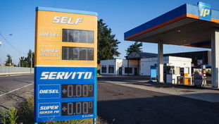 La discesa dei prezzi della benzina dura poche ore: ritorna la mano pesante