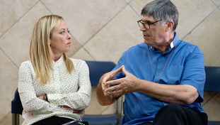 La Camorra sfida lo Stato: raffiche di mitra contro i piani del governo