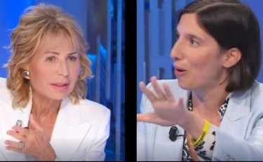 Gruber punge Schlein: Usa ancora l'armocromista?