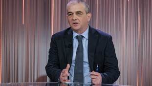 Blocco navale e la promessa agli elettori: Fazzolari svela i piani del governo