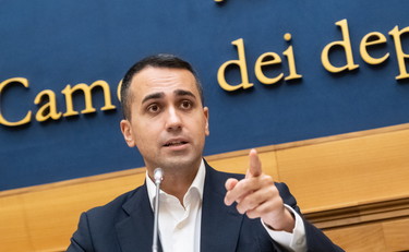 Europa e Golfo Persico, Feltri smaschera le sette vite di Di Maio