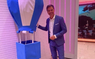 L'eleganza e il sorriso di Beppe Convertini fanno il pieno di ascolti a Unomattina in Famiglia