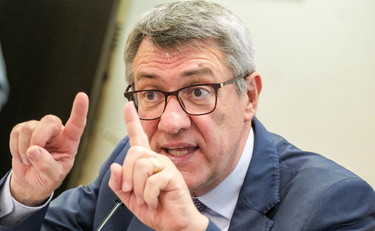 Niente portavoce ma spunta la gallerista. Maretta alla Cgil