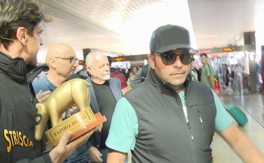 Tapiro a De Laurentiis, per Staffelli finisce male. Cosa accade