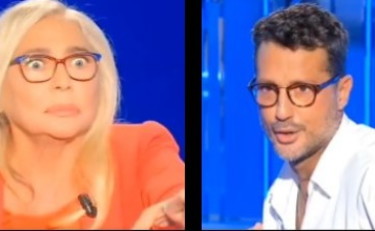 Non lo devi dire!: Corona fa impazzire Venier. Incidente con i microfoni... | GUARDA