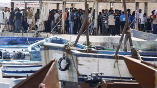 Così i giudici fanno politica. Meloni: pezzo d'Italia aiuta arrivi illegali. E il Csm...