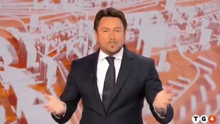 Passivo-aggressivo, Lucarelli fa il Var delle scuse di Giambruno