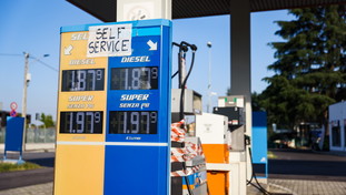 Finalmente la tregua sulla benzina: fino a quanto scendono i prezzi