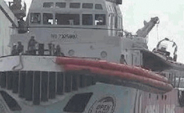 Le Ong si ribellano all'Europa perché dà ragione a Roma