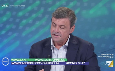 Perché nessuno ha detto niente. Calenda, bordata a Elkann. Cosa gli dice