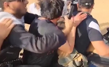 I palestinesi catturano soldato israeliano: le immagini drammatiche