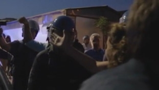 Giudice Apostolico, il nuovo video: in prima linea contro la polizia | GUARDA