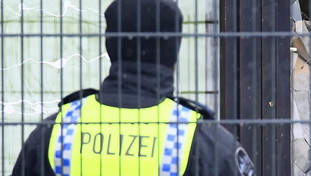 Rischio attentato, chiuso l'aeroporto di Amburgo: isolato l'aereo da Teheran