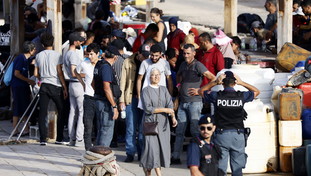 I clandestini liberati da Apostolico sono già irreperibili: niente asilo