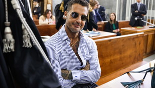 Insulti e gossip beceri. Selvaggia Lucarelli spara a zero su Fabrizio Corona