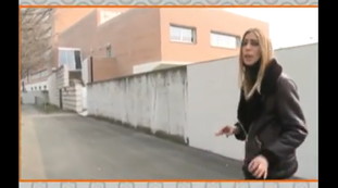 Reporter aggredita fuori dalla moschea francese. Il racconto choc