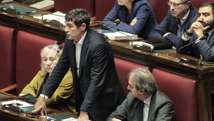 Fratoianni vive su Marte: tra i migranti non ci sono terroristi