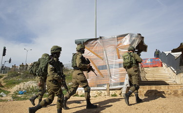 Gaza, nuovo blitz dell'esercito israeliano. Cosa prende di mira