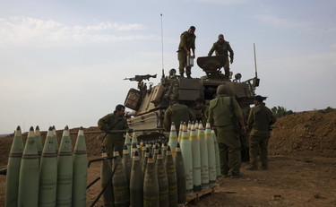 Assalto ai magazzini di cibo, a Gaza scontri fra soldati di Israele e miliziani