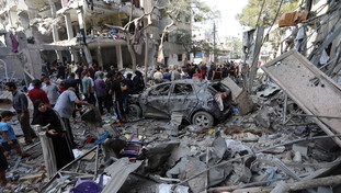 Infuria la guerra a Gaza. Raid di Israele su un campo profughi: Ucciso un leader di Hamas