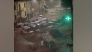 Le drammatiche immagini dell'alluvione in Toscana. E ora fa paura pure l'Arno | GUARDA
