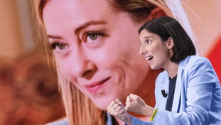 “Aperta violazione del diritto”. Schlein ora si trasforma in giudice