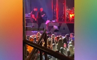 Sviene sul palco, perché il cantante russo si sente male