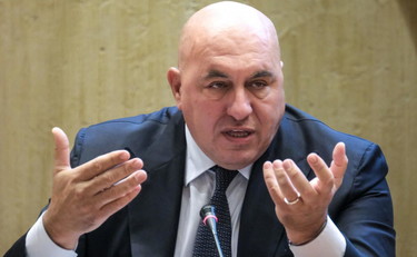 Chi c'è dietro l'antisemitismo. Il sospetto di Crosetto è clamoroso