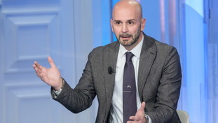 “Il Pd è isolato in Europa”. Sull'emergenza migranti Procaccini inchioda i dem