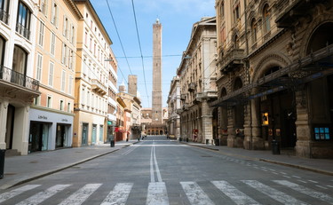 Torre Garisenda a rischio, l'allarme dei tecnici: Valori 10mila volte oltre