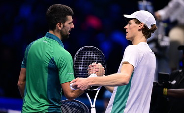 S'infrange il sogno di Sinner, Djokovic vince in due set