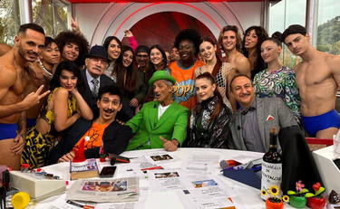 Veltroni parla di pacchi...,  Fiorello sotterra il Pd. L'appello a Schlein