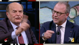 Una tele-rissa mai vista tra Mulè e Bersani. Floris costretto al gesto estremo