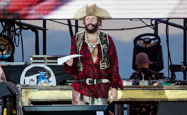 Quando camminerò senza stampelle. L'annuncio di Jovanotti da Fiorello