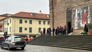 Una marea umana ai funerali di Giulia Cecchettin. Il dolore a Padova, presente Nordio