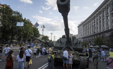 Fuori dagli affari in Ucraina. Feltri affonda la Cina