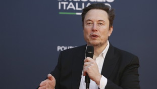 Lo sono anch'io. Non demonizzate petrolio e gas: smacco di Musk agli ambientalisti