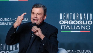 “Critiche a Stellantis e poi…”. Calenda spara a zero sulla stampa di sinistra
