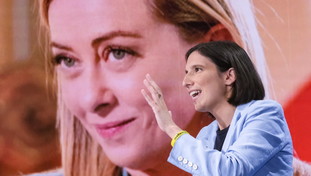 Schlein prova l'all in prima di sprofondare: la sfida a Meloni per il duello tv